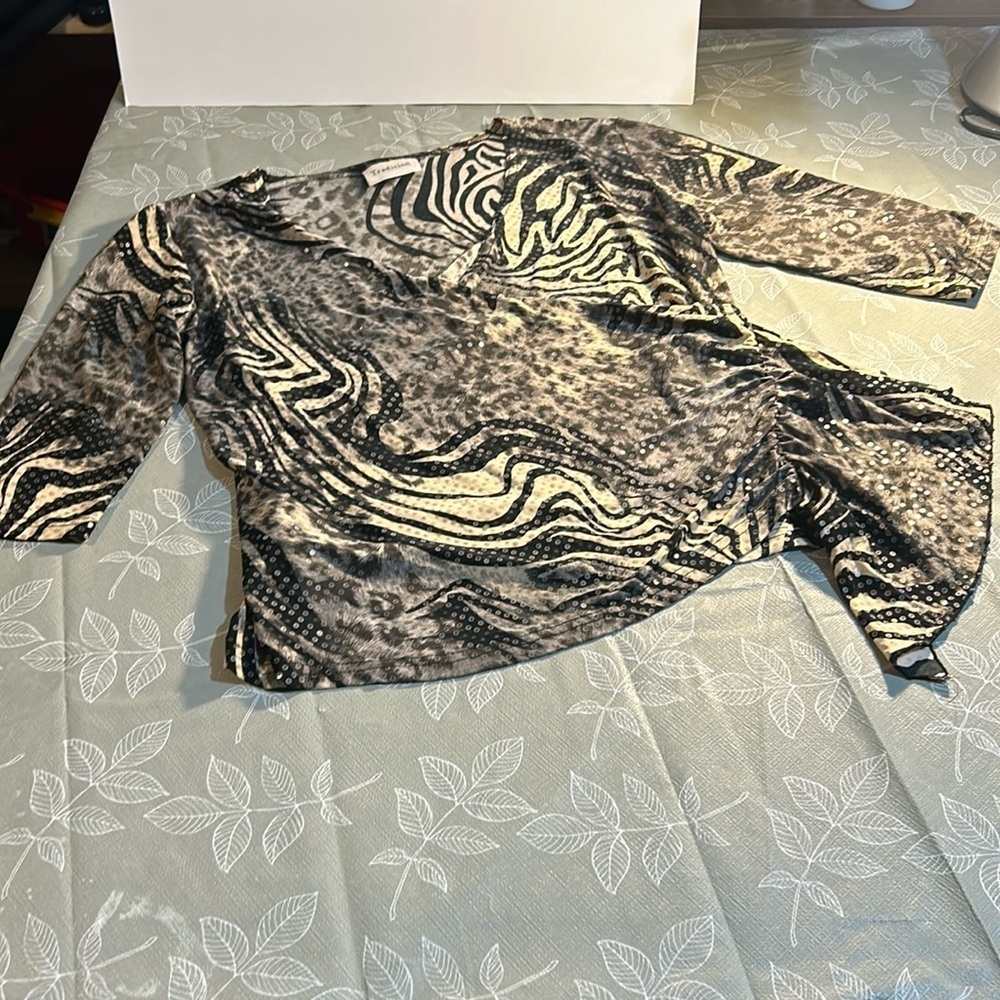 Ladies Tradition Blouse.